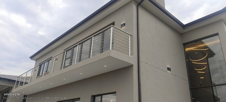 4 Bedroom Property for Sale in Seemeeu Park Western Cape